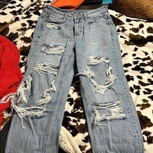 Light washed ripped jeans